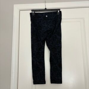 Lululemon Women’s Navy Wunder Under Crop Paisley Inkwell Leggings